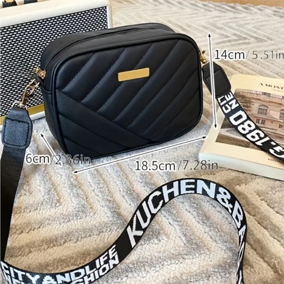 Crossbody small gray black guitar strap 5.1” x 7.2” x 2.36" - Picture 3 of 3